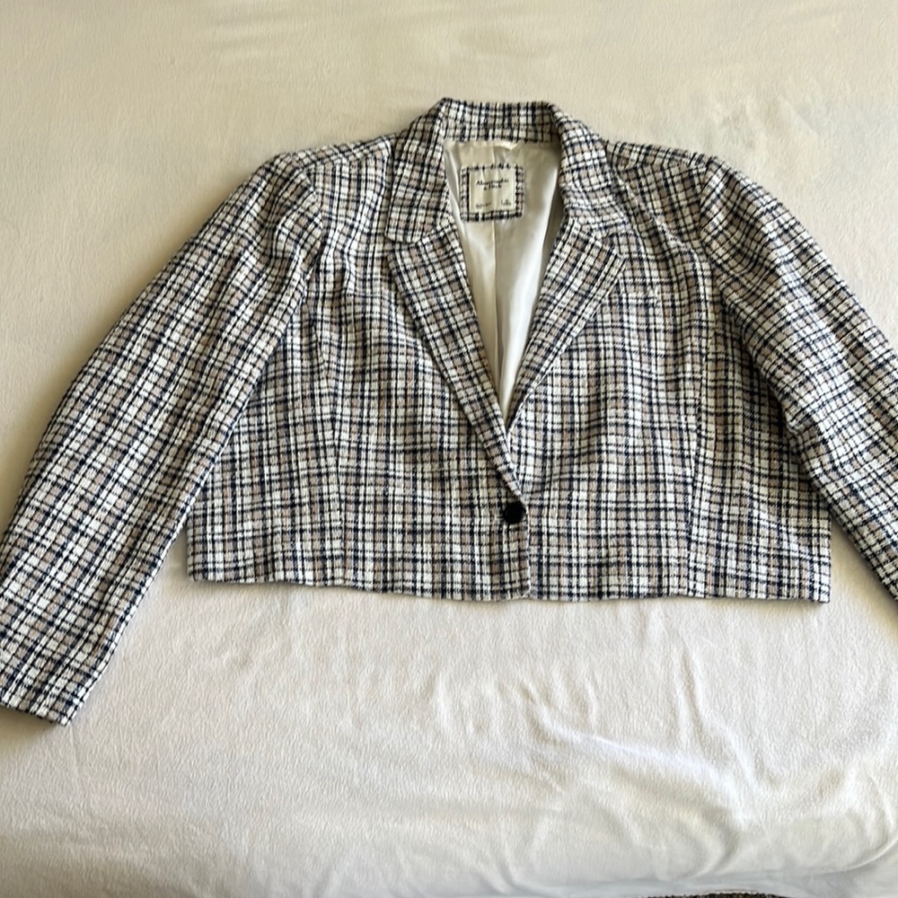 Abercrombie & Fitch cropped blazer size Large